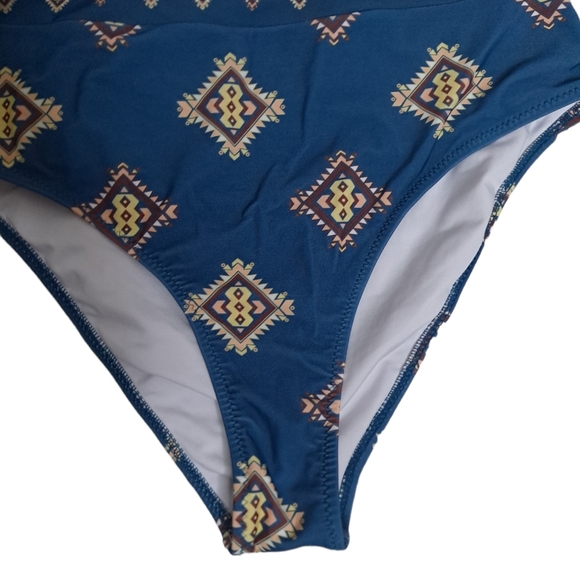 Cupshe Floral Bottom Bikini Size M - Picture 2 of 5